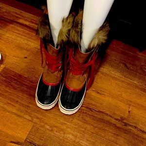 Women’s snow boots